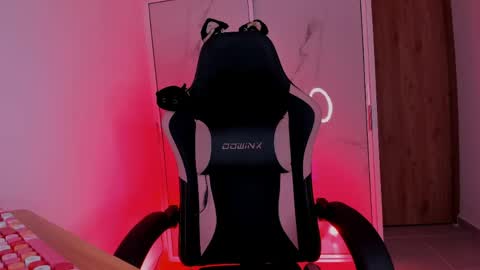 Scarlet online show from 22, 4, 2026