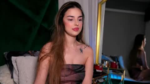 Scarlet online show from 27, 4, 2026