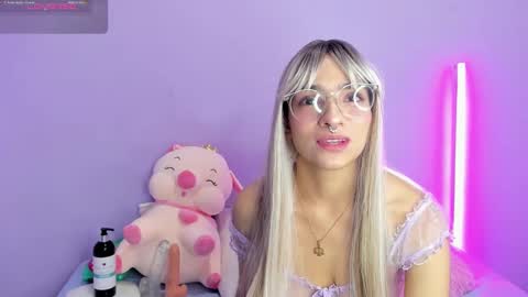 I am  Scarleth  Check mi profile online show from 27, 1, 2025