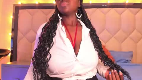 scarlethbigbug online show from 18, 10, 2025