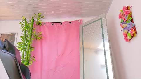 Snapshot of scarletjonesx chatting on 26, 6, 2026 Denis online show from 26, 6, 2026