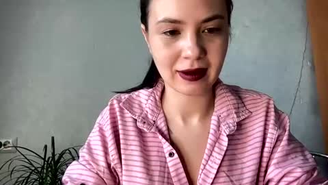 scarletpetal online show from 22, 1, 2025