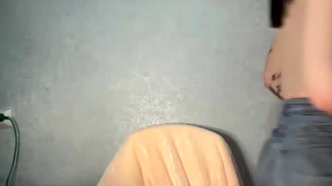 scarletpetal online show from 22, 2, 2025