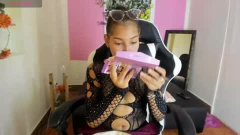 Snapshot of scarlett_lune chatting on 21, 5, 2026 scarlett_lune online show from 21, 5, 2026