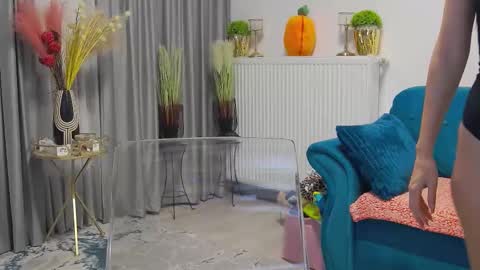 Scarlett online show from 6, 10, 2025