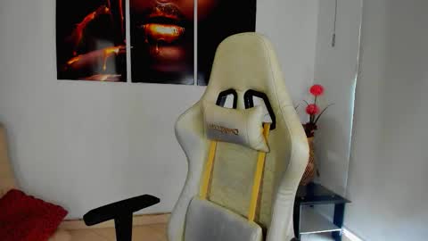 Snapshot of scarlettmalbec chatting on 24, 10, 2025 Scarlett online show from 24, 10, 2025