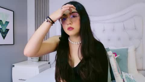 Snapshot of scarlettpetrovaa chatting on 27, 5, 2026 Scarlett Petrova online show from 27, 5, 2026
