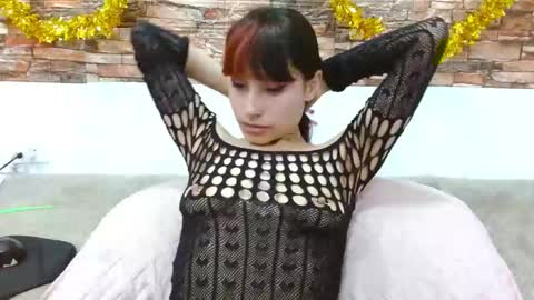 Scarlett pink online show from 4, 12, 2024