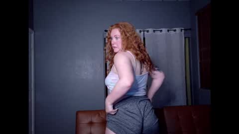 Snapshot of scarlettredff chatting on 10, 10, 2025 ScarlettredFF online show from 10, 10, 2025