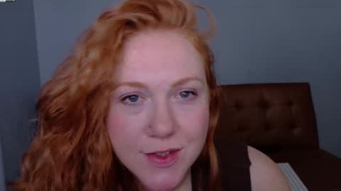 Snapshot of scarlettredff chatting on 28, 11, 2025 ScarlettredFF online show from 28, 11, 2025