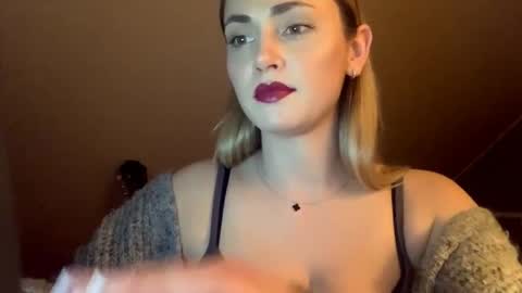 ScarlettxBlonde online show from 19, 3, 2026
