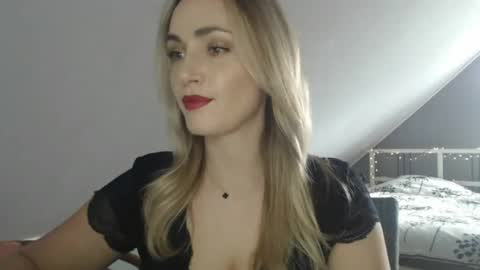 ScarlettxBlonde online show from 31, 5, 2026
