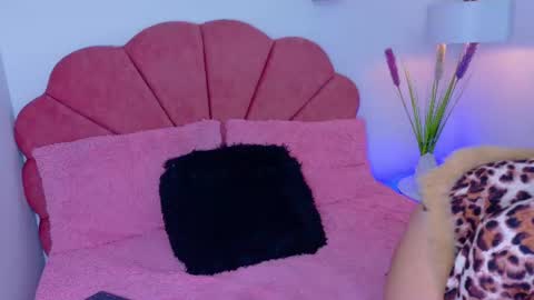 Snapshot of sccarllet_00 chatting on 11, 6, 2026 Dante Scarlett online show from 11, 6, 2026