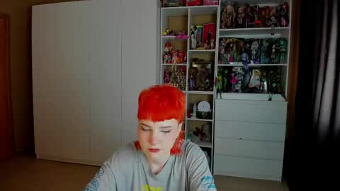Snapshot of school_love chatting on 5, 6, 2026 Rina online show from 5, 6, 2026