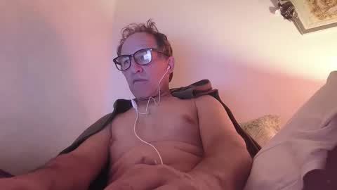 Snapshot of scotchwhieskie chatting on 10, 5, 2026 scotchwhieskie online show from 10, 5, 2026