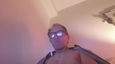 Snapshot of scotchwhieskie chatting on 16, 5, 2026 scotchwhieskie online show from 16, 5, 2026