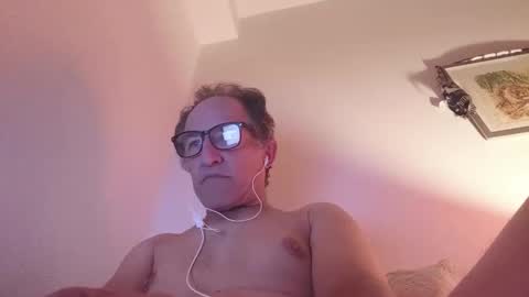 Snapshot of scotchwhieskie chatting on 8, 6, 2026 scotchwhieskie online show from 8, 6, 2026
