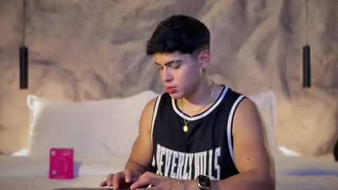 Andrew Flintt online show from 4, 3, 2026