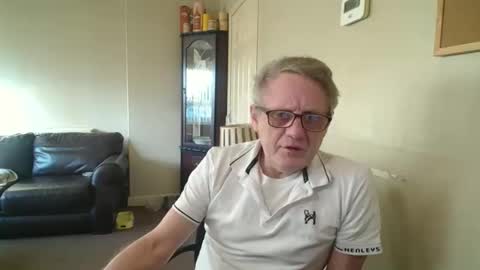 Snapshot of scottsman214 chatting on 9, 5, 2026 James online show from 9, 5, 2026