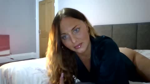 Scouse Lexi  online show from 3, 11, 2025