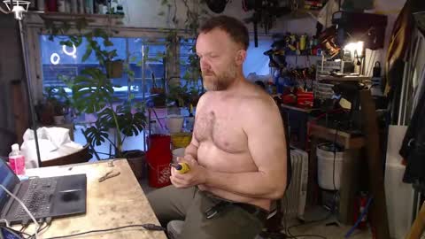 Seattlemanwhore online show from 19, 4, 2026