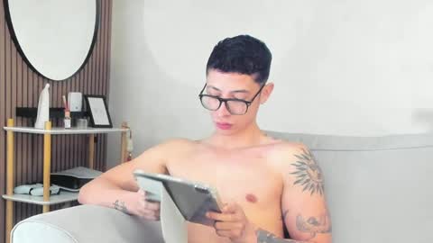 SEBASTIAN online show from 22, 4, 2026