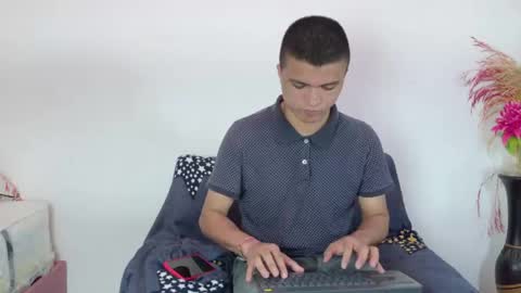 ely online show from 19, 4, 2026