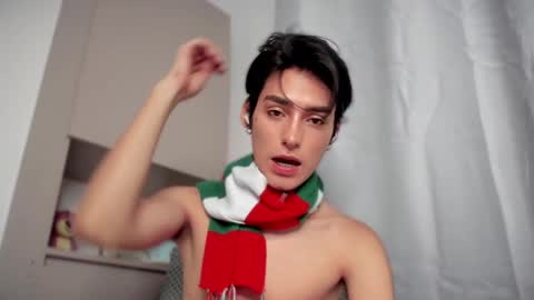 Snapshot of sebas_rosse chatting on 19, 12, 2024 sebastian online show from 19, 12, 2024