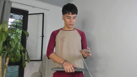 Snapshot of sebas_rosse chatting on 19, 10, 2025 sebastian online show from 19, 10, 2025