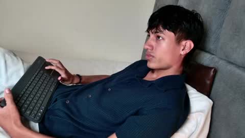 sebas_vargasx online show from 6, 5, 2026