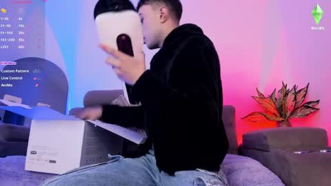     .  INDEPENDENT MODEL online show from 5, 4, 2026