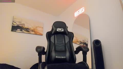 Lucian Sinclair online show from 26, 1, 2025