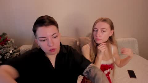 Amanda and  pair in a real life we love each other but can play with you online show from 1, 1, 2025