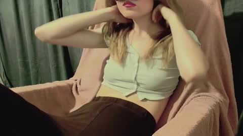 Snapshot of secretanni chatting on 14, 10, 2025 Anni online show from 14, 10, 2025