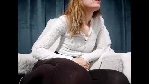 Snapshot of secretanni chatting on 19, 10, 2025 Anni online show from 19, 10, 2025