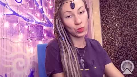 Helen online show from 4, 12, 2024