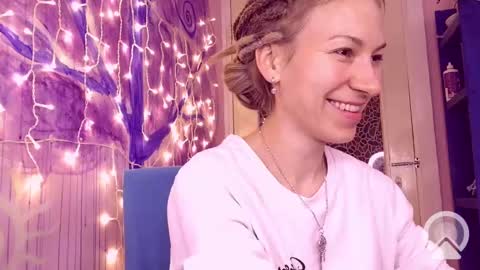 Helen online show from 5, 12, 2024