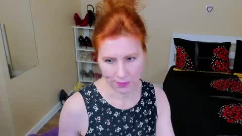seductive_foxy_ online show from 25, 4, 2026