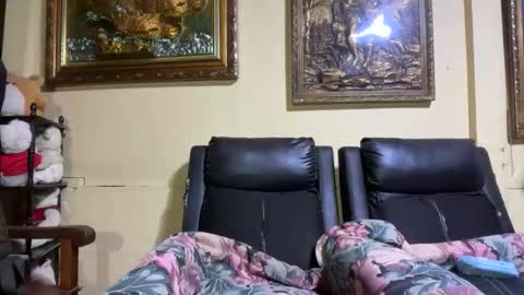 seductive_housewife online show from 4, 3, 2026