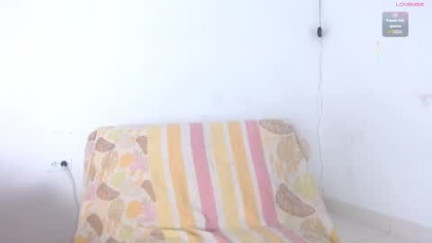 Snapshot of seductivespellvagina80 chatting on 28, 4, 2026 Estefany online show from 28, 4, 2026