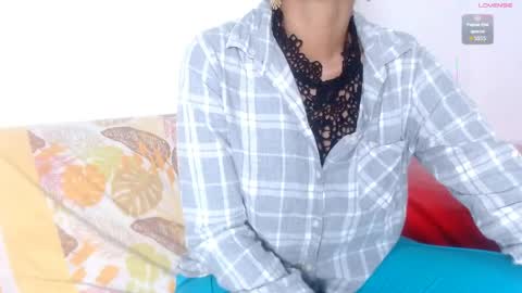 Snapshot of seductivespellvagina80 chatting on 27, 5, 2026 Estefany online show from 27, 5, 2026