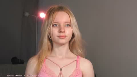 See Its honey bunny  im Lana online show from 26, 7, 2026