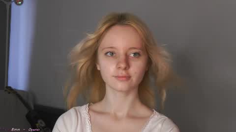 See Its honey bunny  im Lana online show from 28, 7, 2026