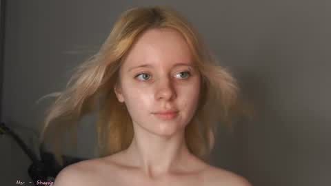 See Its honey bunny  im Lana online show from 28, 7, 2026