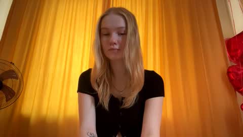 Snapshot of seemabensch chatting on 8, 3, 2026 Kristie online show from 8, 3, 2026