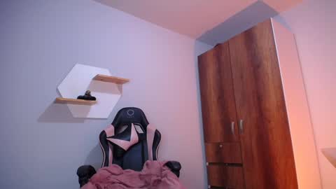 Yeyis  online show from 21, 1, 2025