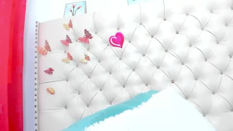 selena_beautyy online show from 22, 4, 2026