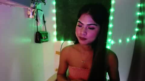 selena_fox2000 online show from 19, 4, 2026