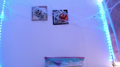 Snapshot of selena_jhonson1 chatting on 29, 10, 2025 Karen online show from 29, 10, 2025