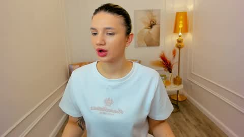 selenaemoore online show from 2, 4, 2026